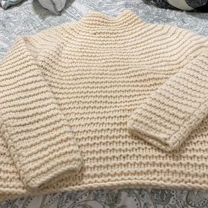 Stunning Gap sweater